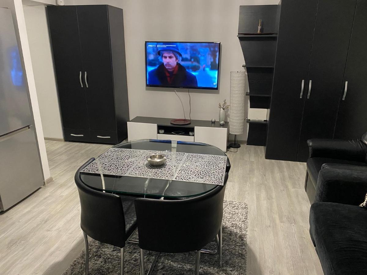 Dominic Studio Apartment